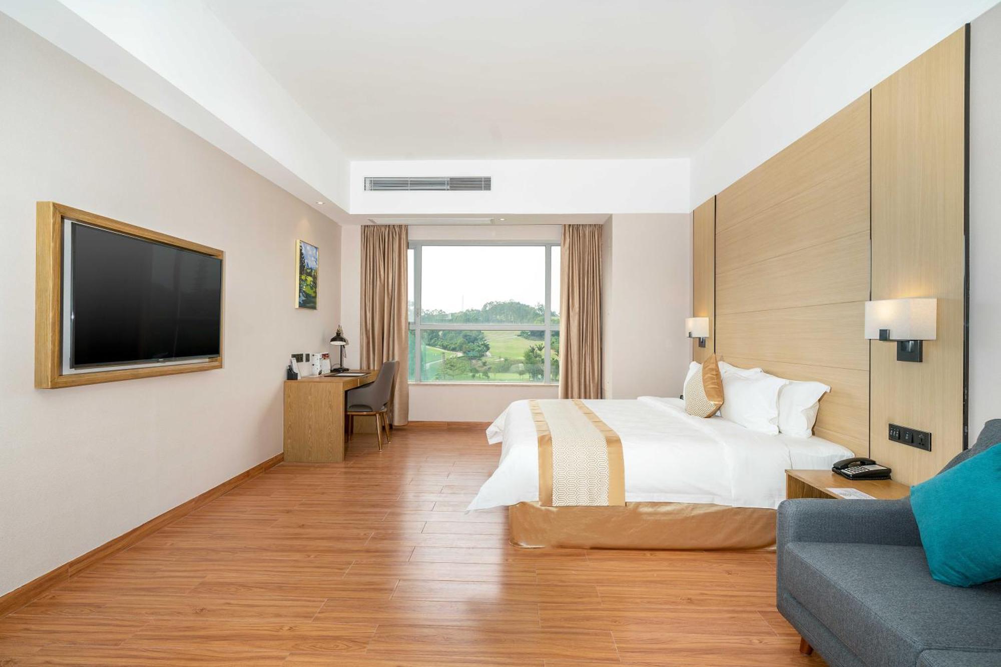 Phoenix Hill Hotel Dongguan - Golf Course Shop Bagian luar foto