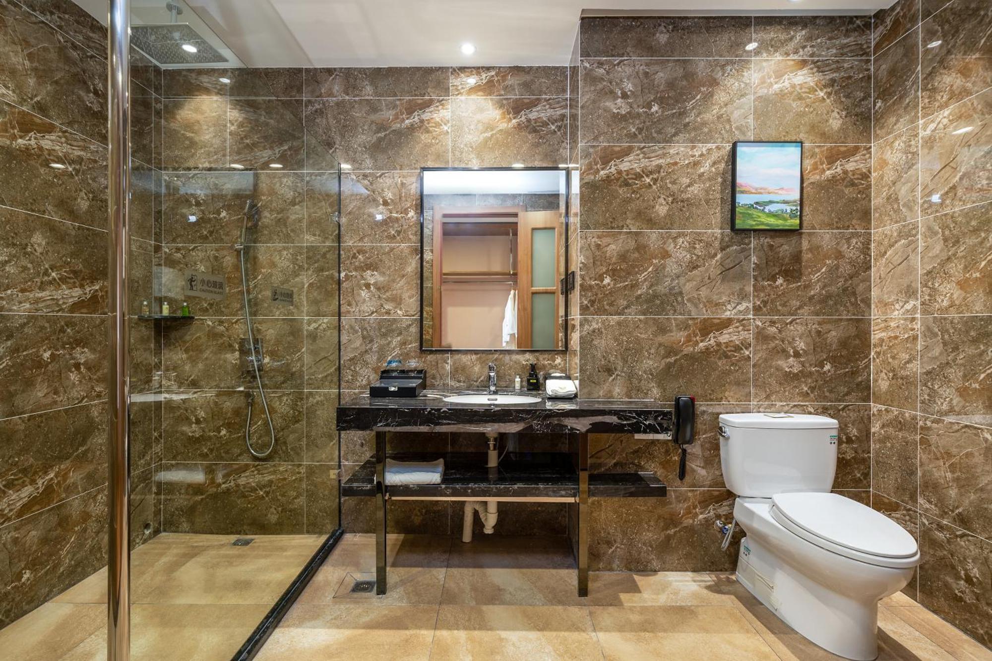 Phoenix Hill Hotel Dongguan - Golf Course Shop Bagian luar foto