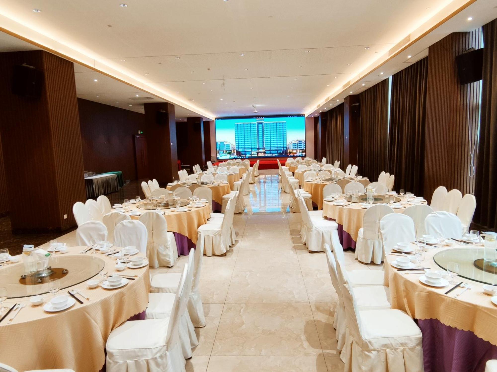 Phoenix Hill Hotel Dongguan - Golf Course Shop Bagian luar foto