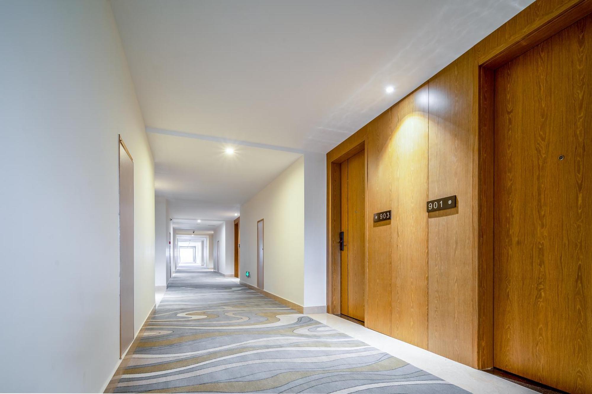 Phoenix Hill Hotel Dongguan - Golf Course Shop Bagian luar foto