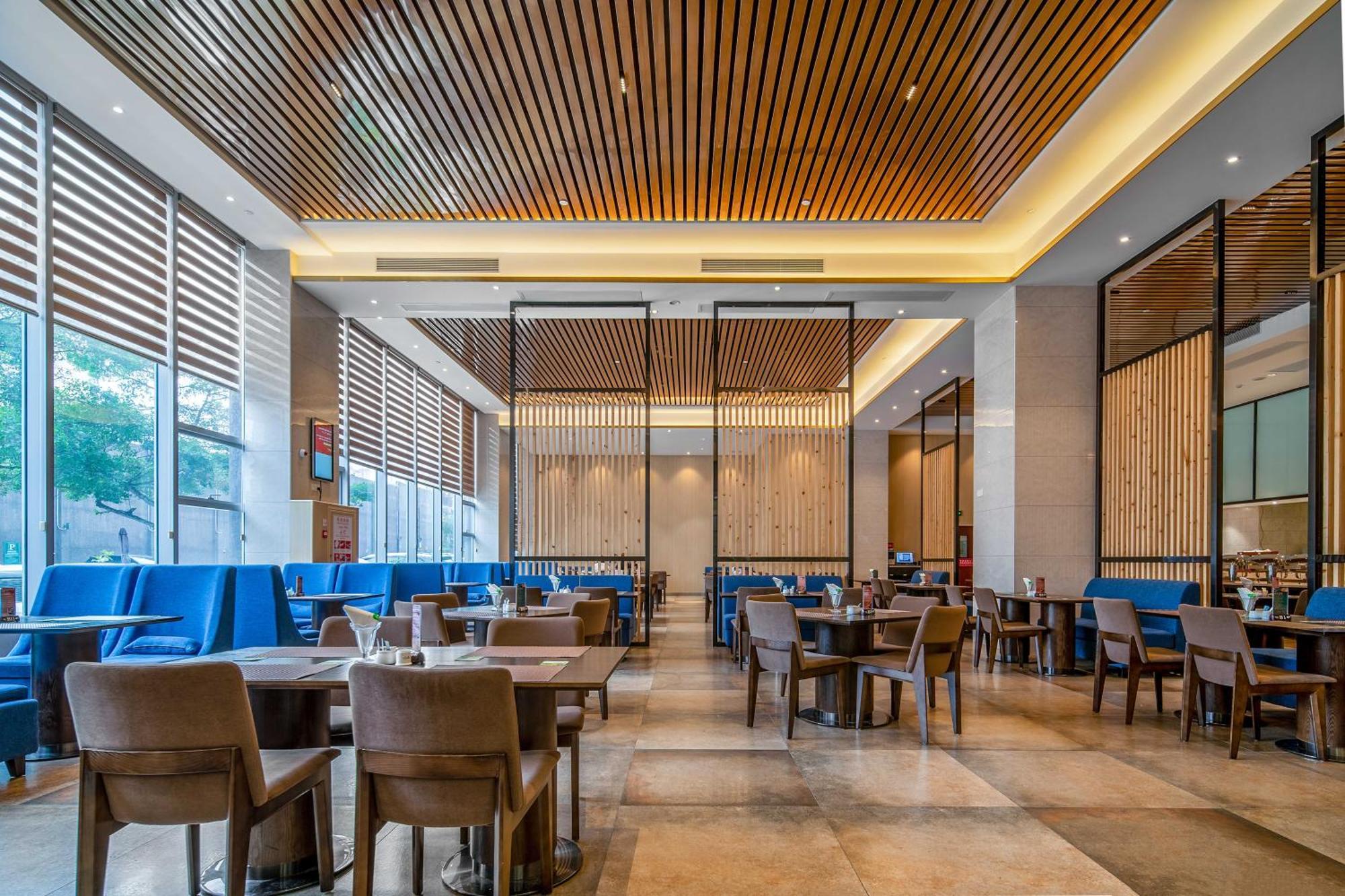 Phoenix Hill Hotel Dongguan - Golf Course Shop Bagian luar foto